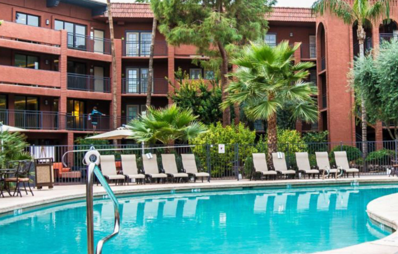 Holiday Inn And Suites Phoenix Airport North By Ihg Exterior foto